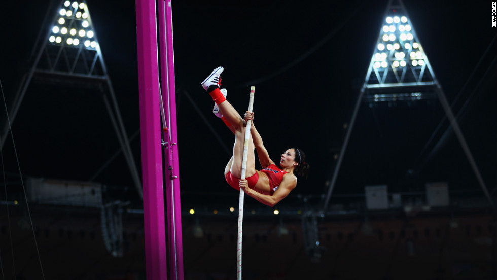 Jennifer Suhr competes in the women&#39;s pole vault final.