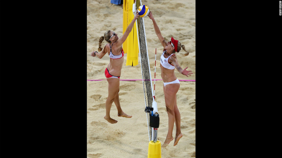 Kerri Walsh Jennings of the United States, left, competes against countryman April Ross during the women&#39;s beach volleyball match on Wednesday.