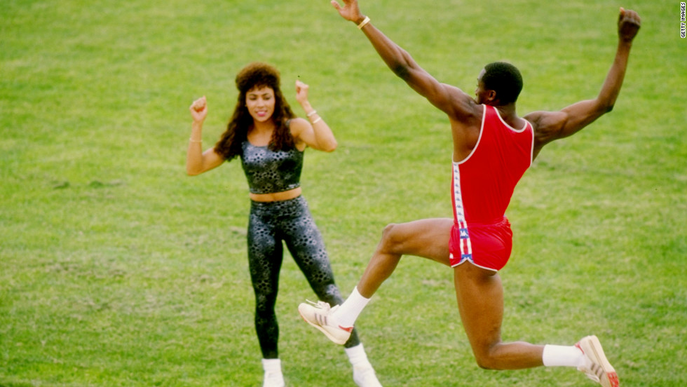 Flo Jo had met soon to be Olympic triple jump champion Al Joyner at the 1980 Moscow Olympic trials. They trained together, became friends, fell in love and got married. He became her coach in 1987.