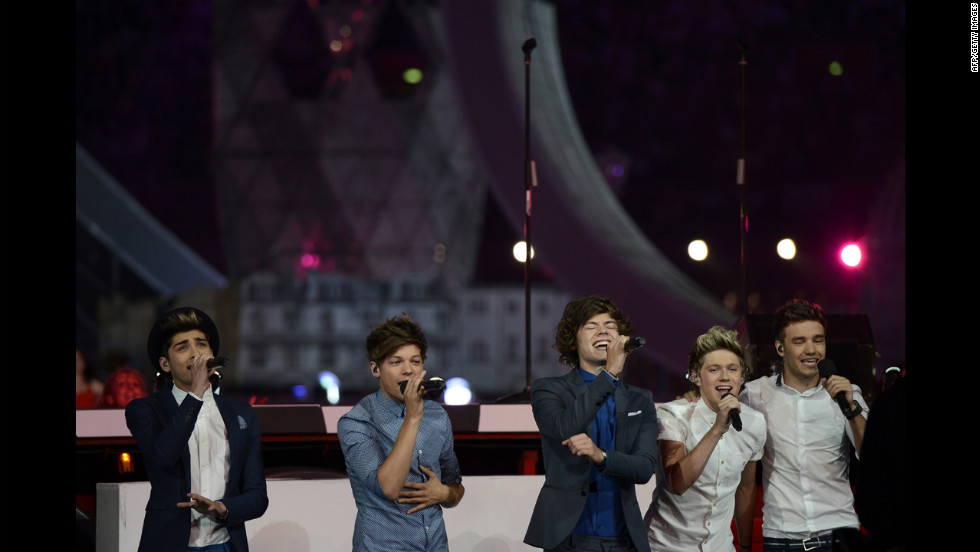 The British pop group One Direction performs &quot;What Makes You Beautiful.&quot;