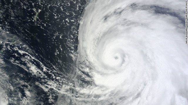 Fishermen drown during Typhoon Bolaven 