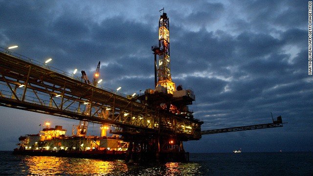  General view of an oil offshore platform owned by Total Fina Elf in the surroundings waters of the Angolan coast 15 October 2003. The 11 members of the OPEC oil cartel have agreed to slash output by a million barrels a day, the OPEC president said 11 October 2006, in a move aimed at shoring up sliding world crude prices.