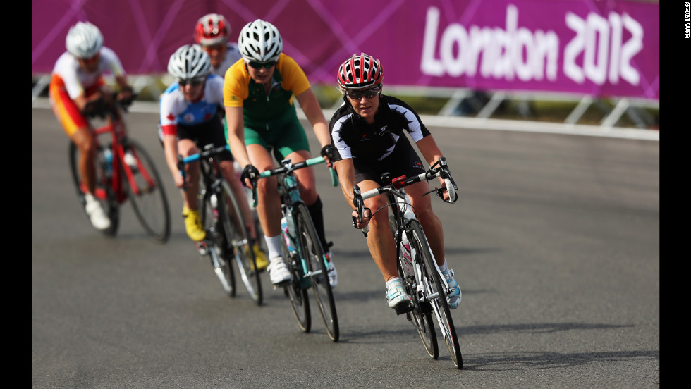 Fiona Southorn of New Zealand in action in the women&#39;s individual C 4-5 road race on Thursday.