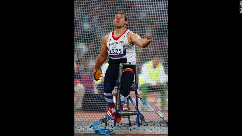 Kieran Tscherniawsky of Great Britain competes in the men&#39;s discus throw F32/33/34 final on Friday.