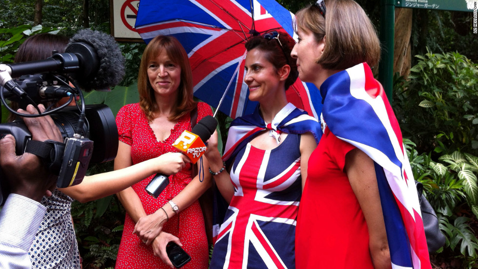 Crowds gathered to welcome William and Catherine in Singapore. The royal couple will also visit the Commonwealth nations of Malaysia, the Solomon Islands and Tuvalu on their tour of the region.