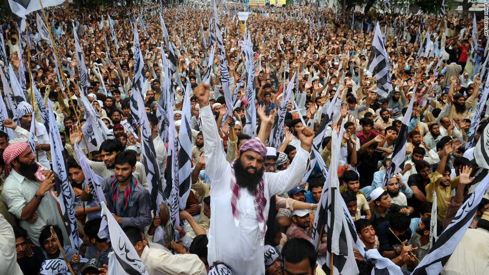 Supporters of Pakistan&#39;s outlawed Islamic hard-line group Jamaat ud Dawa shout anti-U.S. slogans during a rally against an anti-Islam movie in Lahore, Pakistan, on Sunday.