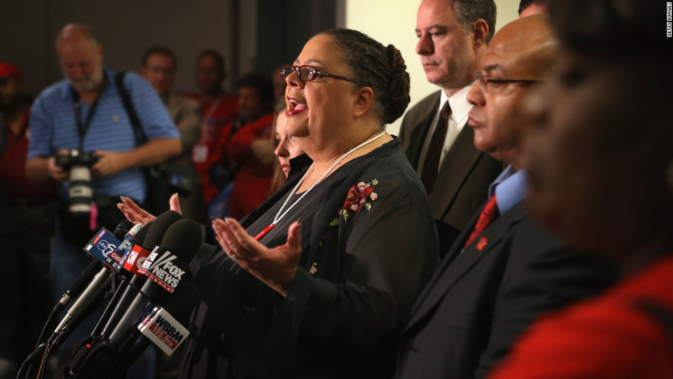 Chicago Teachers Union President Karen Lewis announces a tentative agreement on Friday, September 14, that could have ended the strike. After extensive debate, the delegates said they wanted more time to discuss the contract with union members.