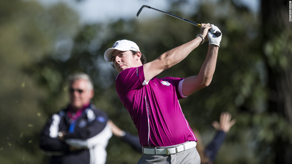 Team Europe&#39;s Rory McIlroy of Northern Ireland hits out of the eighth hole&#39;s tee box on Saturday.