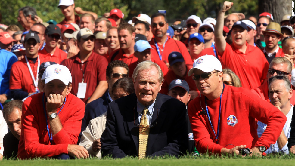 Tim Finchem, from left, Jack Nicklaus and Jeff Sluman watch the action on the first tee Sunday.