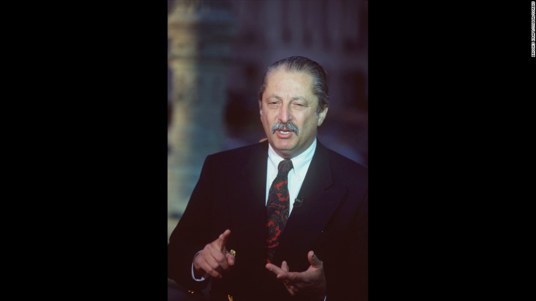 After two recounts, Sam Gejdenson had 21 more votes than Edward Munster and took a seat in the Connecticut House in 1994. Pictured, Gejdenson speaks to the media in 1998.