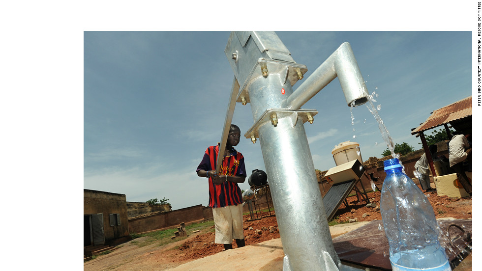 Water-borne diseases such as diarrhea are among the biggest killers of malnourished and vulnerable children. The IRC is repairing and rehabilitating water, sanitation, and waste management systems at six Malian health centers that serve thousands of people weekly.