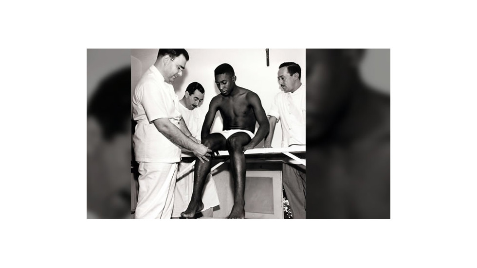 Brazil also won the title in 1962 in Chile, but Pele did not play in the final after being injured in Brazil&#39;s second game. 