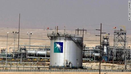 Investors go wild for Saudi Aramco&#39;s first bond as orders top $100 billion