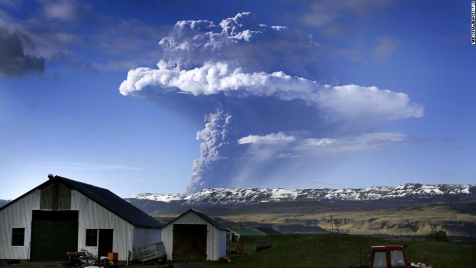 Ash billows from the Eyjafjoell volcano in May 2010. The eruption disrupted 100,000 flights but failed to dent Iceland&#39;s long-term tourism growth.