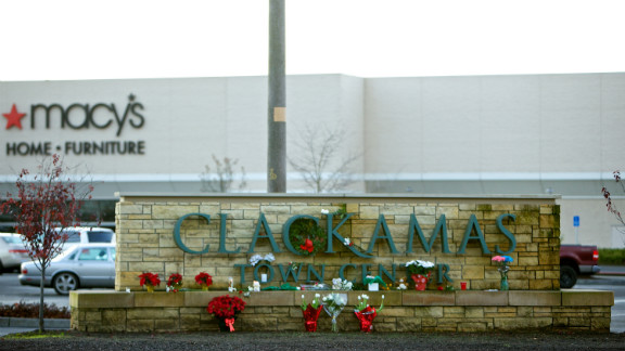 Shoppers Set To Return To Oregon Mall Days After Fatal Shooting Cnn