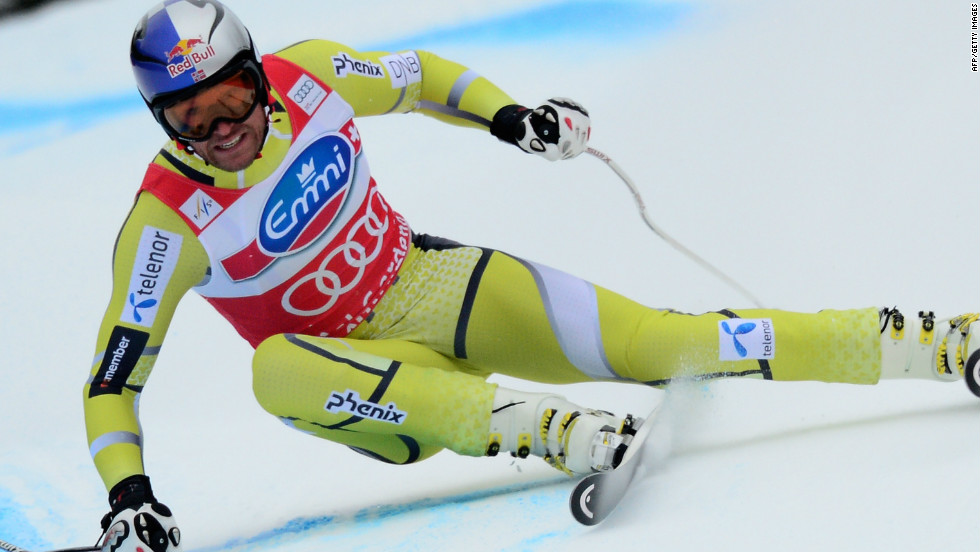 Svindal powers his way to victory in the men&#39;s World Cup super-G race at Val Gardena as he continued his dominant start to the 2012-13 season with his third win.