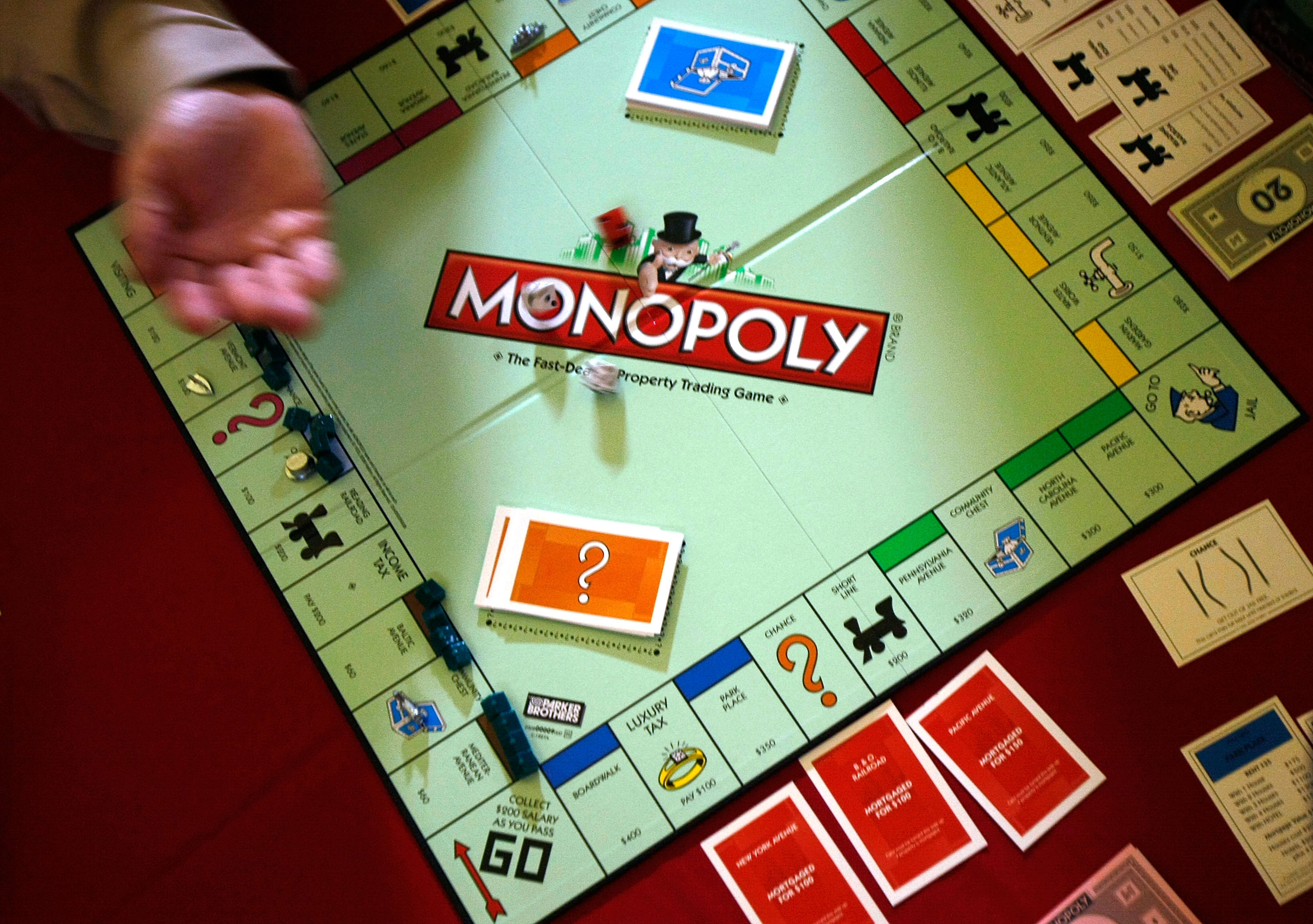 Ongeldig gewicht Aanzetten Monopoly: At 80, it just keeps 'Go'-ing | CNN