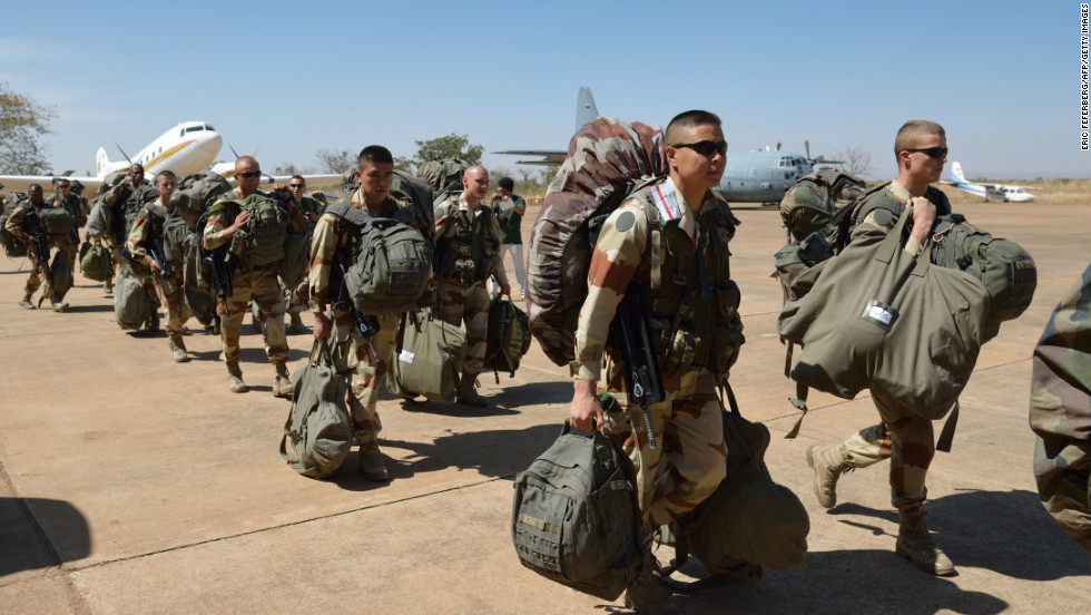 French troops from the Licorne operation based in Abidjan, Ivory Coast, arrive at the 101st military airbase near Bamako on Wednesday to reinforce the Serval operations, before their deployment in the north of Mali.
