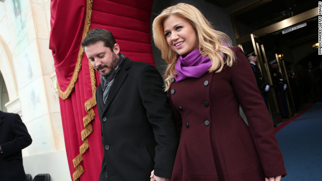 Kelly Clarkson Weds I M Officially Mrs Blackstock Cnn