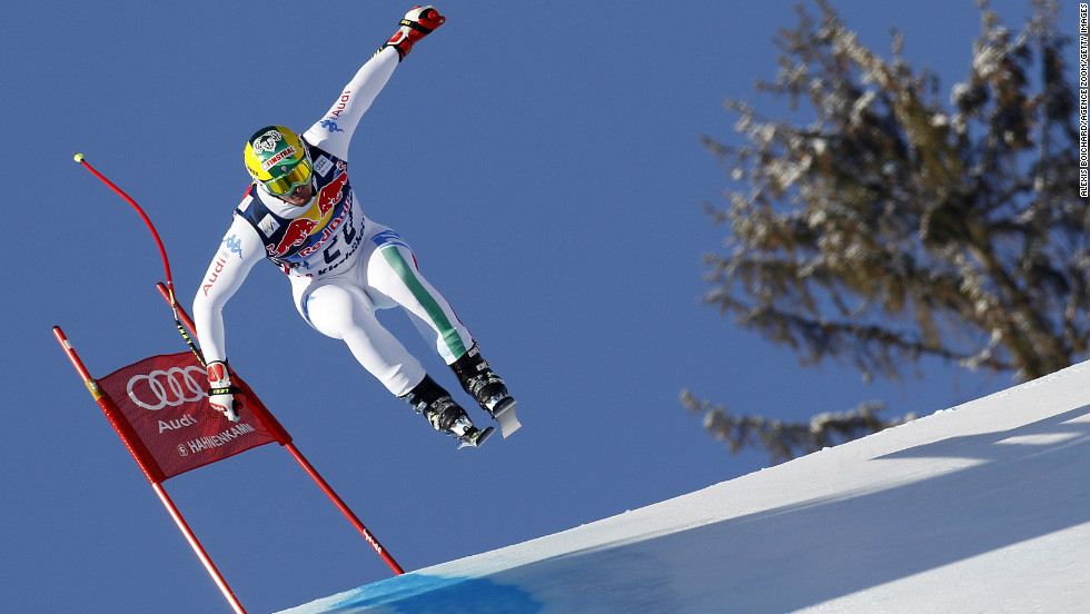 Italian skier Dominik Paris won the prestigious men&#39;s downhill at Kitzbuhel in Austria for his second World Cup victory after a dead-heat for first at Bormio in late 2012.