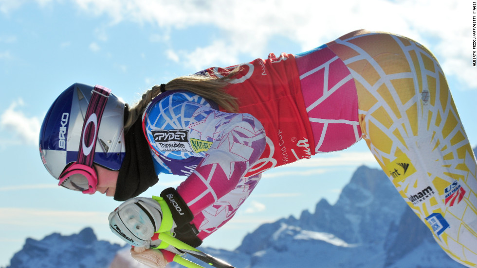 Vonn starts in the FIS World Cup women&#39;s downhill training on January 13, 2012, in Cortina d&#39;Ampezzo.