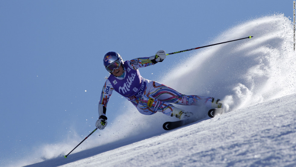 Vonn takes first place during the Audi FIS Alpine Ski World Cup for women&#39;s giant slalom on October 22, 2011, in Soelden, Austria. 