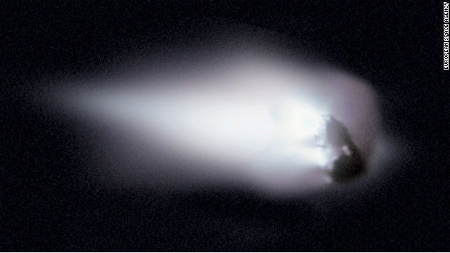 The debris from the Comet Halley&#39;s nucleus creates the trail of debris responsible for the Orionids meteor shower.