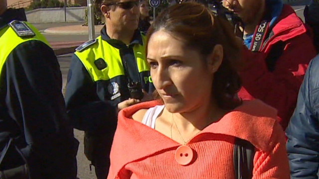 Spain: Unemployed woman fights eviction