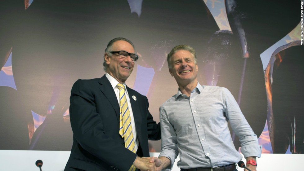 Carlos Arthur Nuzman (left), Brazilian Olympic Committee President and Rio 2016 Olympics Committee President, shakes hands with London 2012 Chief Executive Paul Deighton after delivering the IOC debriefing of the London 2012 Olympic Games for the foreign press in Barra de Tijuca, Rio de Janeiro, Brazil.