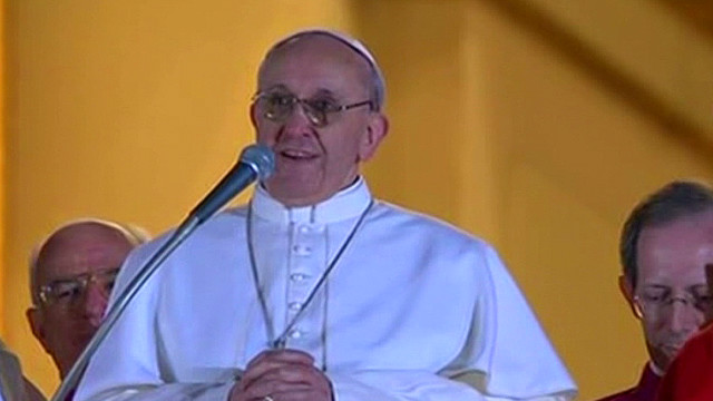 Pope Francis to followers: &#39;Here I am&#39;