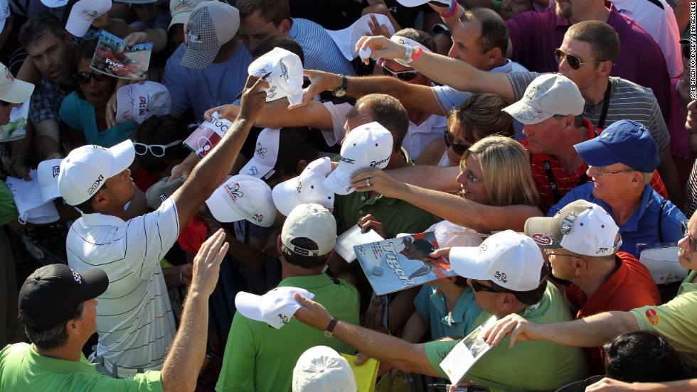 Woods signs autographs at the&lt;a href=&quot;http://www.cnn.com/2012/03/25/sport/golf/golf-arnold-palmer-tiger/index.html&quot;&gt; Arnold Palmer Invitational&lt;/a&gt; in March 2012. His win there marked his first PGA Tour victory since September 2009.
