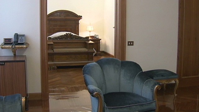 Pope turns down spacious apartment