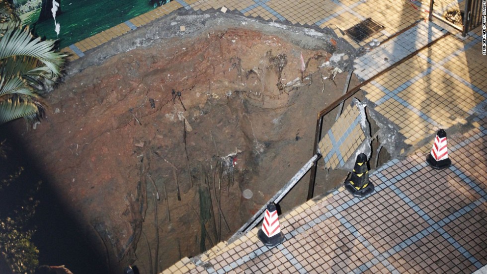Japan S Giant Sinkhole Is Sinking Again Cnn