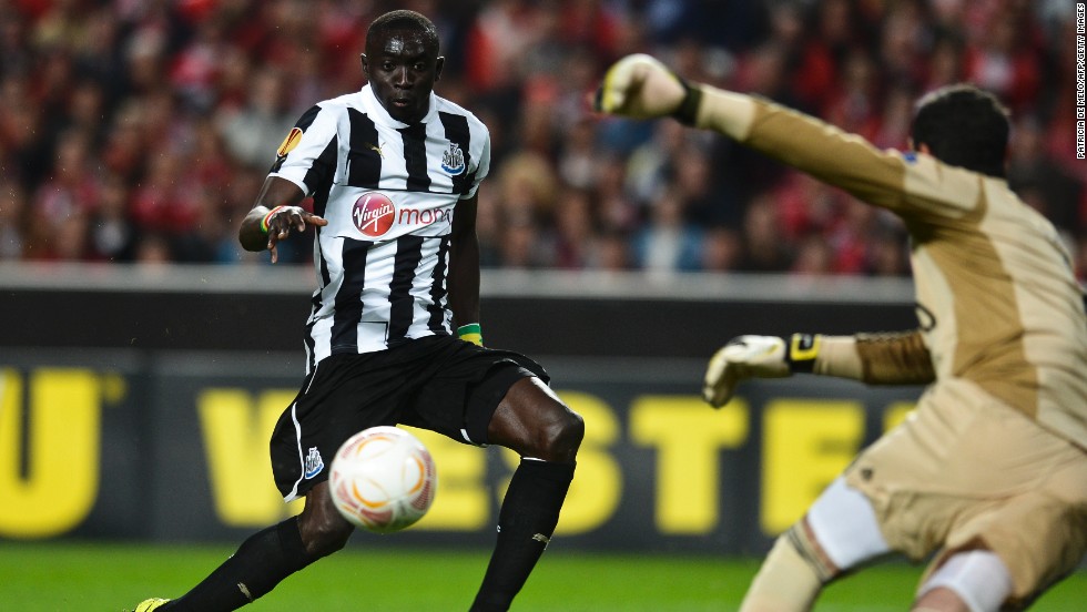 Newcastle striker Papiss Cisse gave his side the perfect start after netting a crucial away goal after just 12 minutes in Lisbon against Benfica. 