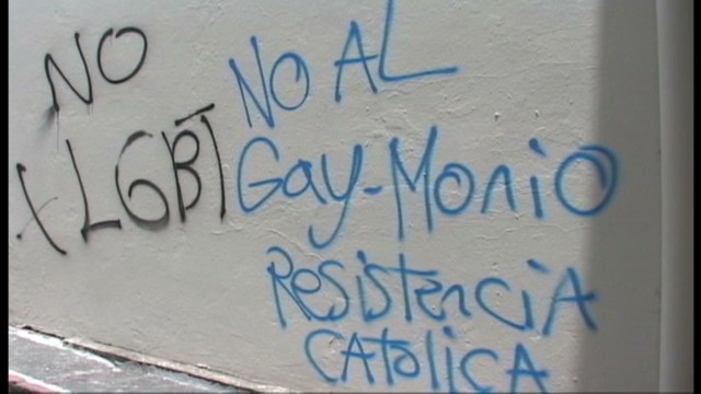 cnnee ramos colombia homophobic attack_00002706.jpg