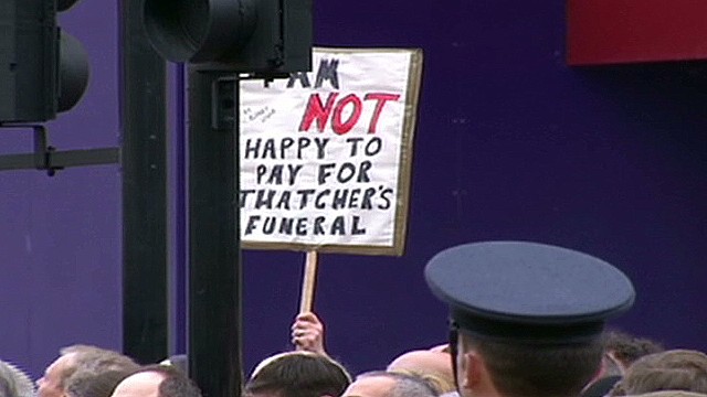 Protesters &#39;disgusted&#39; at Thatcher