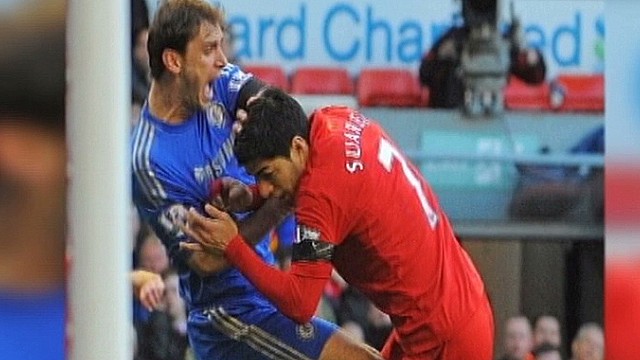 Liverpool stands by biting Suarez