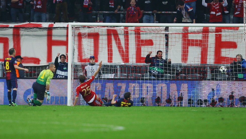 Bayern star Muller slid in to convert David Alaba&#39;s cross and round off an astonishing 4-0 win for the home side. 