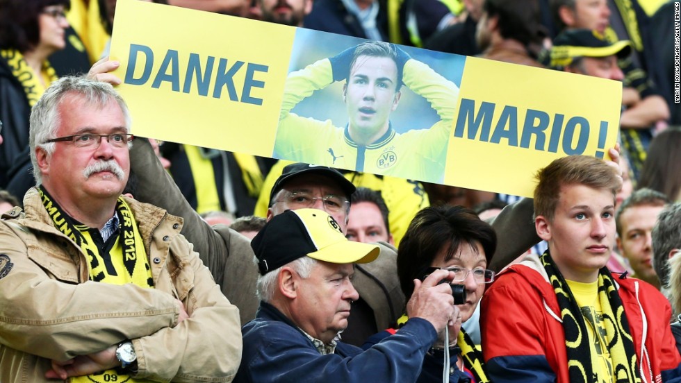 Dortmund fans showed their support for Mario Goetze just over 24 hours since it was confirmed he will leave the club at the end of the season for great rival Bayern Munich. The 20-year-old has agreed a $48 million deal with the new German champions.