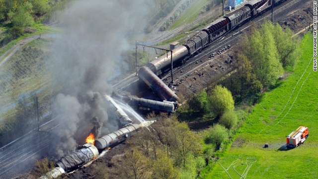 The freight train derailed in the northwestern part of Belgium, between Schellebelle and Wetteren.