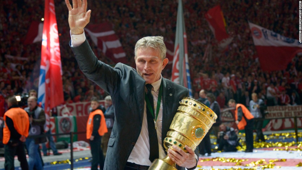 Bayern Munich&#39;s Jupp Heynckes waves to the crowd after winning the German Cup in his final match in charge. 