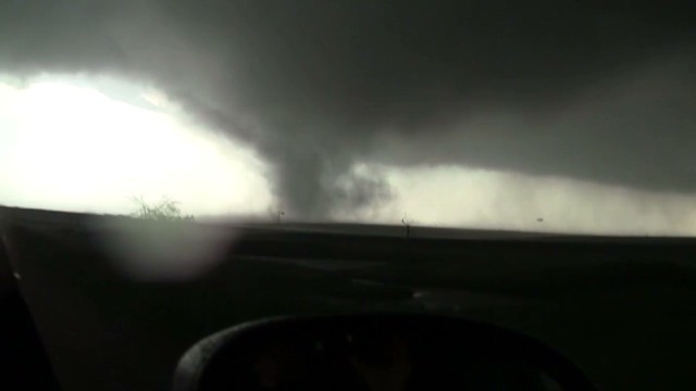 Watch how a tornado develops