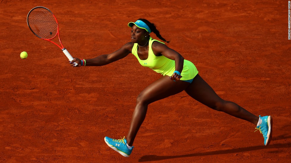 USA&#39;s Sloane Stephens plays a forehand during her match against Russia&#39;s Maria Sharapova on June 3.