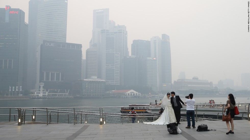 Singapore shrouded in haze from Sumatran forest fires - CNN