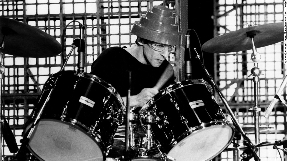 Alan Myers, Devo&#39;s most well-known drummer, &lt;a href=&quot;http://clubdevo.com/index.php?option=com_k2&amp;view=item&amp;id=4689:devo-mourns-passing-of-alan-myers&amp;Itemid=27&quot; target=&quot;_blank&quot;&gt;lost his battle with cancer&lt;/a&gt; on June 24. Band member Mark Mothersbaugh said in a statement that Myers&#39; style on the drums helped define the band&#39;s early sound.
