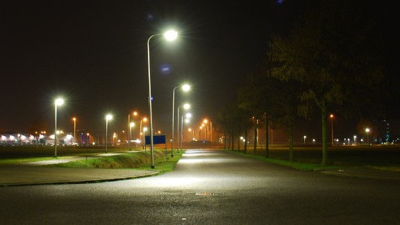 'Smart' streetlamps light up when you're near