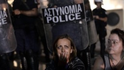 130717230811 greece civil service protest hp video Greece agrees deal to reform civil service
