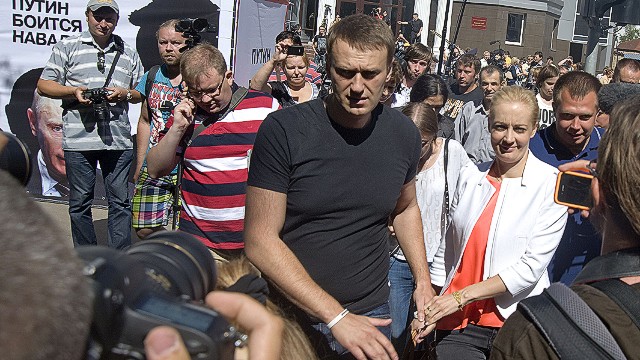 Russian opposition leader out of prison