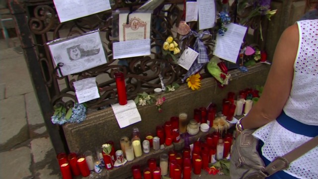 Pilgrims mourn Spain train crash victims
