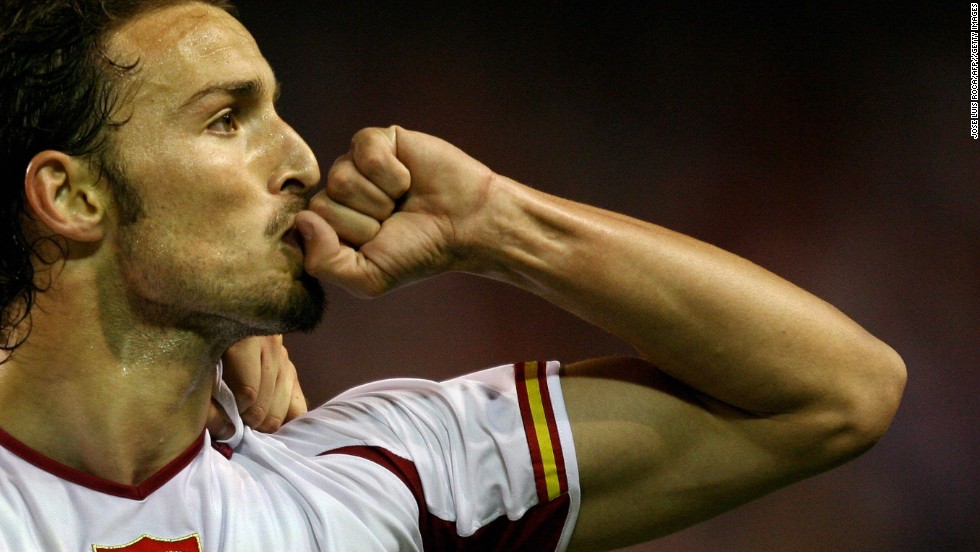 Antonio Puerta died after suffering a heart attack at the age of 22 while playing for Spanish club side Sevilla.  The defender collapsed 35 minutes into the first game of the 2007-2008 season and was rushed to hospital where he passed away.